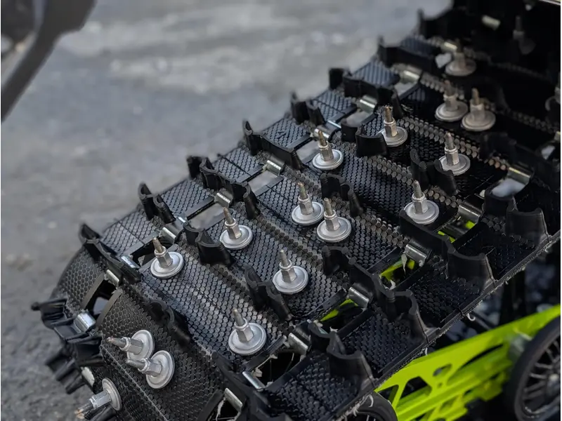 2026 Polaris SNO-26 9R SB ASSAULT 146 SWITCHBACK 900CC DÉMO AVEC CLOUS
