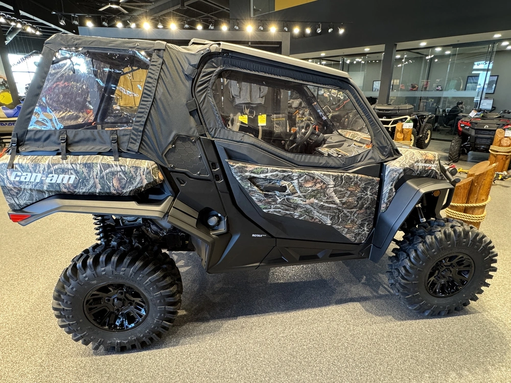 2026 Can-am Commander Xmr 1000r alt