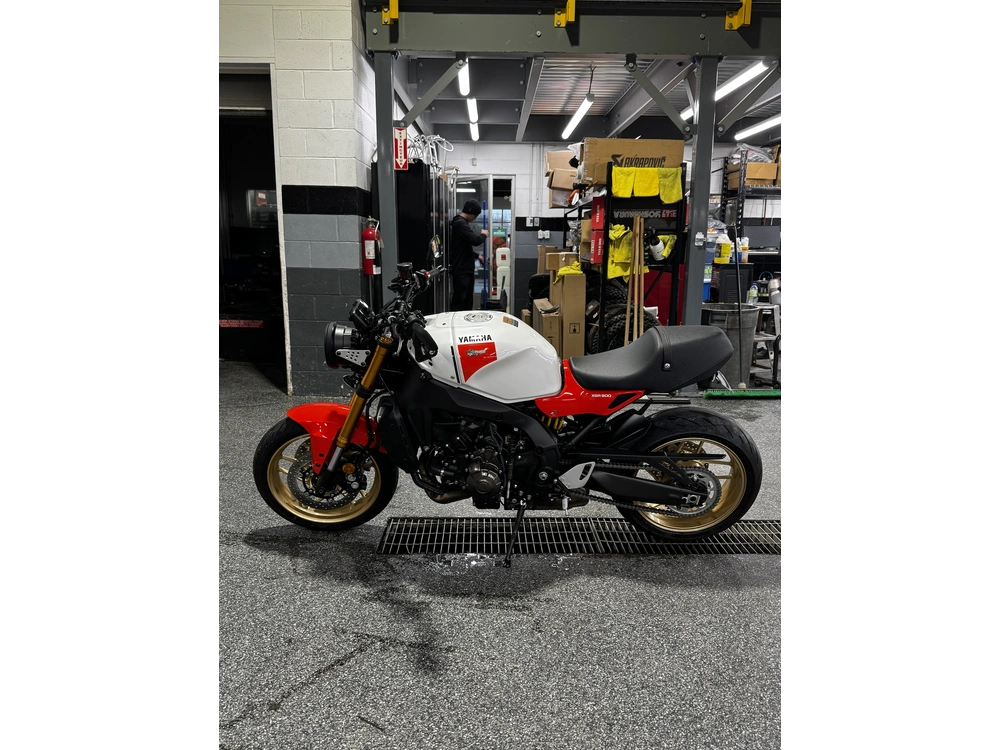 2024 Yamaha Xsr900 alt