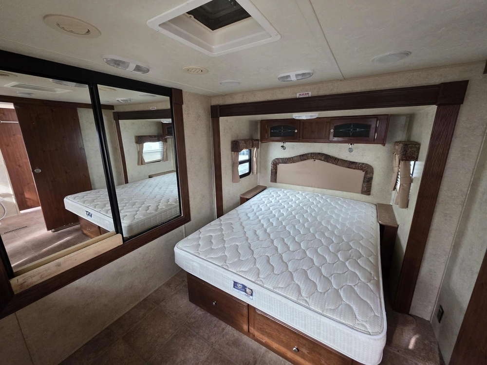 2012 Forest River Flagstaff 31fkss alt