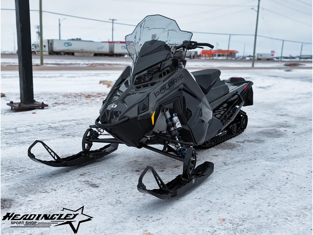 2025 Polaris 650 Switchback Assault 146 // Shadow Gray/Gloss Black
