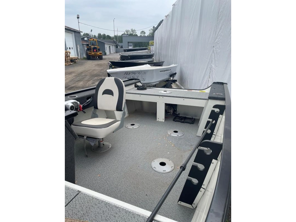 Legend 15 Angler 2023 alt