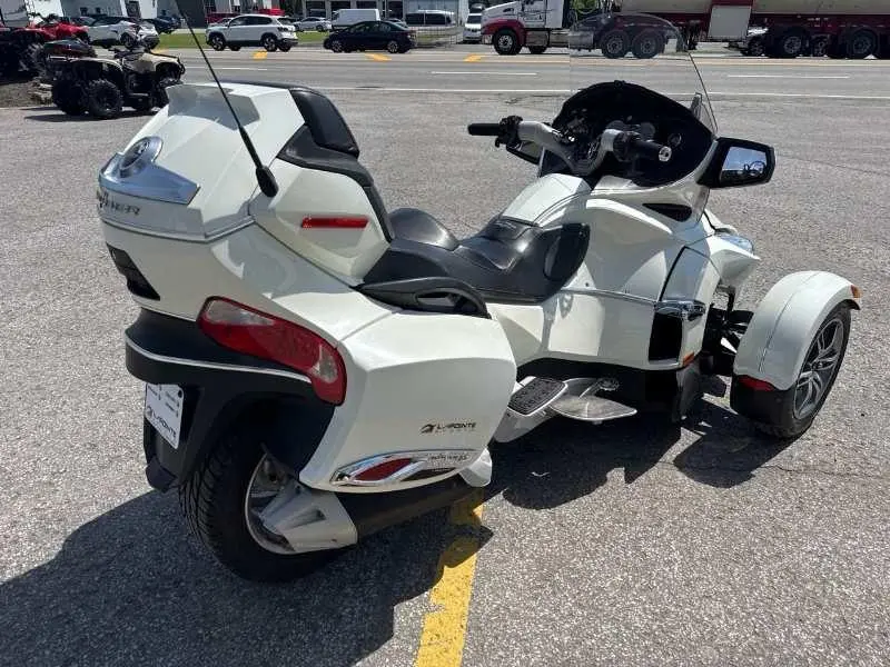 2011 Can-Am SPYDER RT LIMITED thumbnail 8