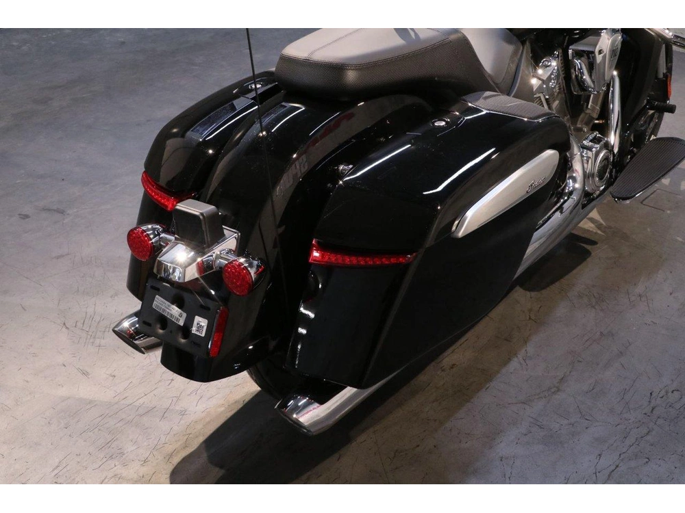 Indian Motorcycle Challenger Limited + 112 & Powerband Audio 2026 alt