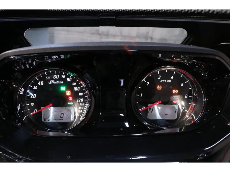 2026 Indian Motorcycle Pursuit Limited + 112 & powerband audio thumbnail 7