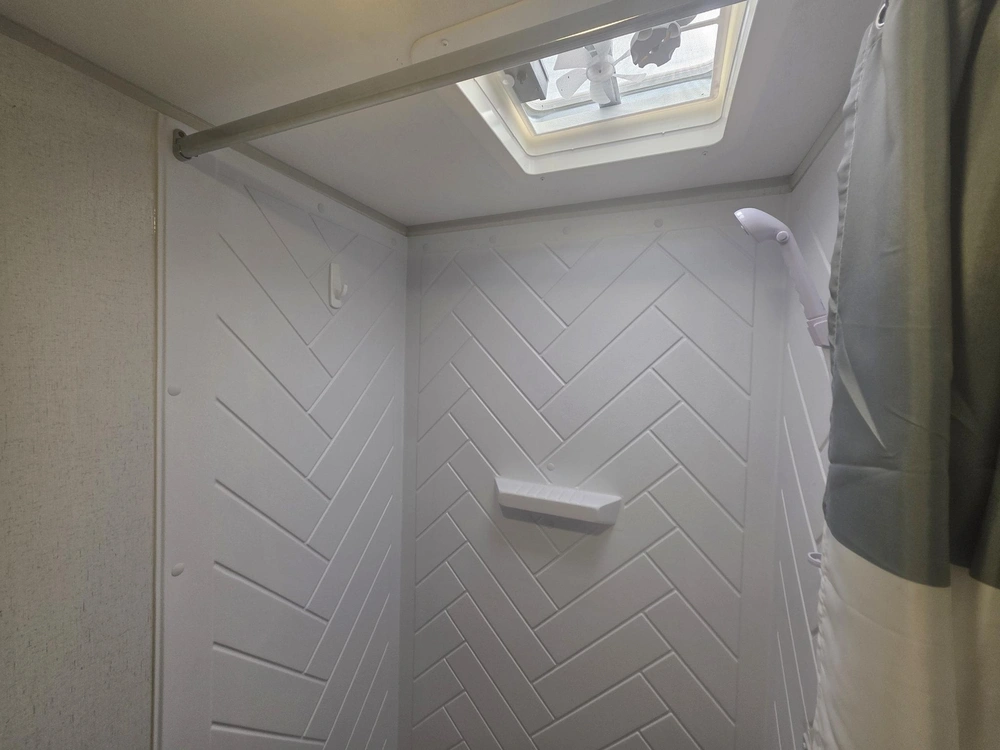 Autre Ascent Series 1660fqx 2022 alt