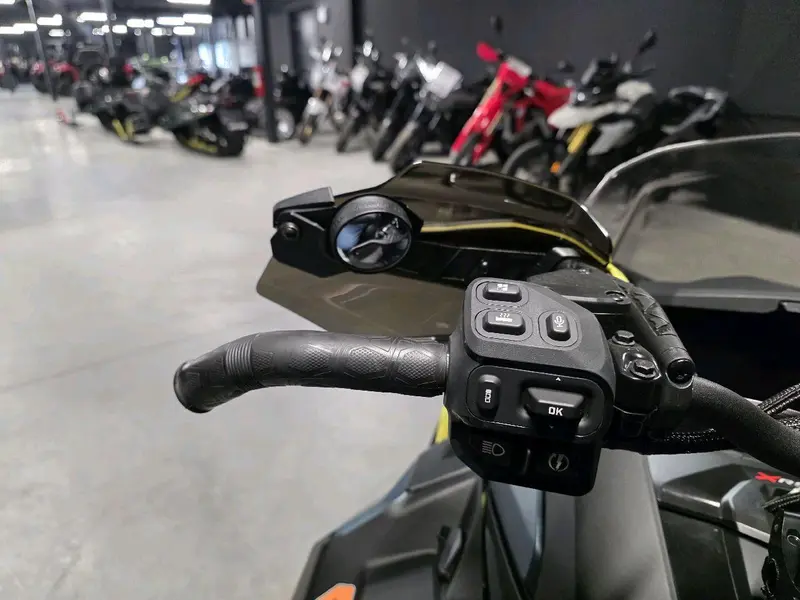 2026 Ski-Doo RENEGADE X-RS 900 ACE TURBO R thumbnail 11