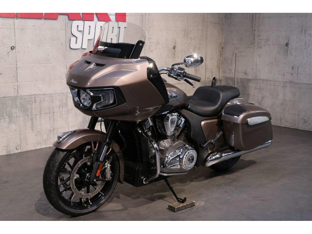 Indian Motorcycle Challenger Limited + 112 & Powerband Audio 2026 alt