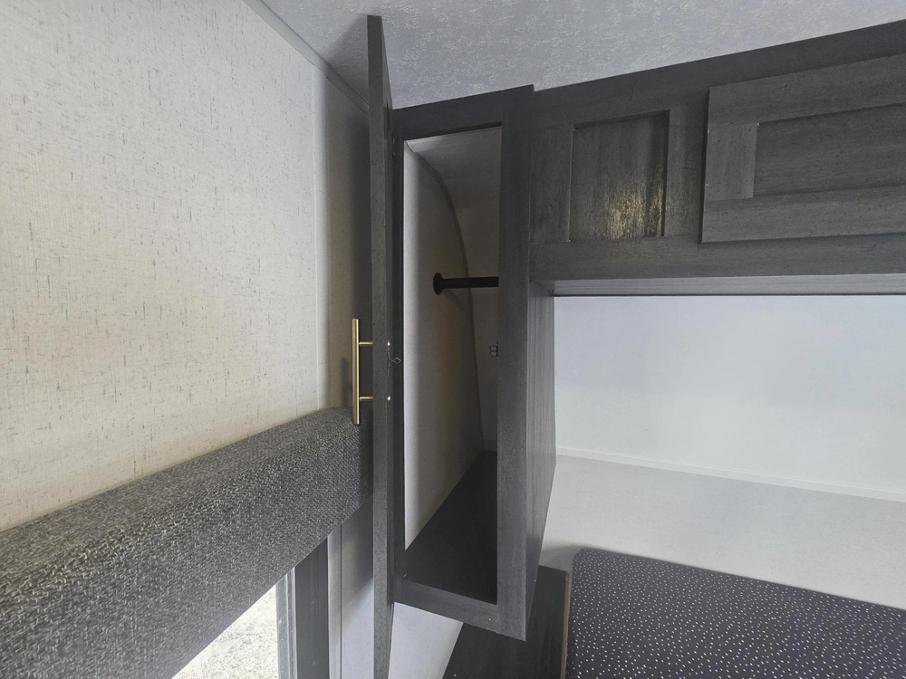 Autre Ascent Series 1660fqx 2022 alt