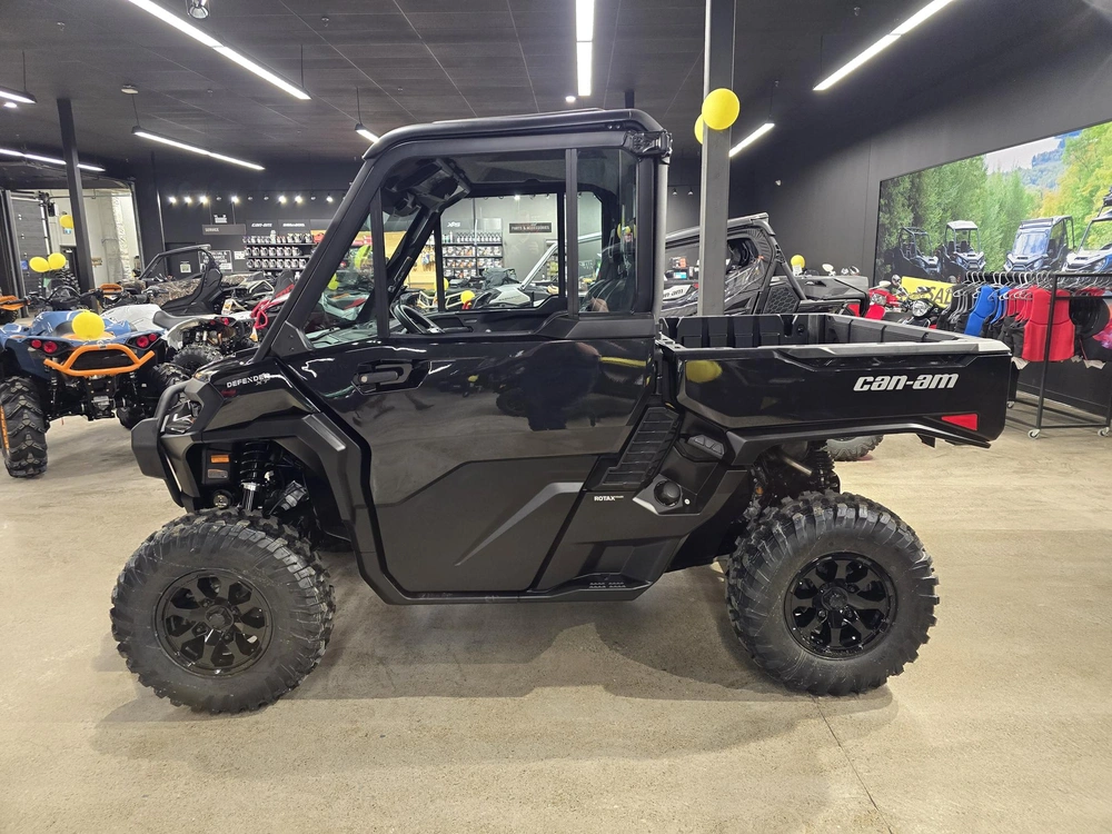 2026 Brp Defender Xt Cab Hd11 With 10.25 In. Infotainment alt