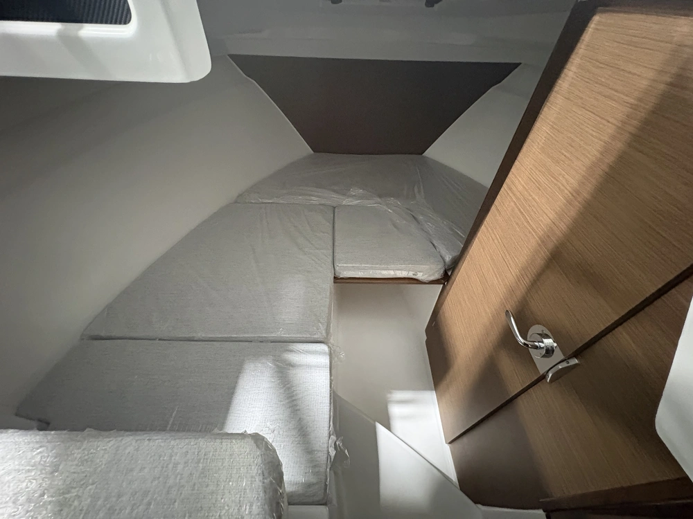 2024 Jeanneau Nc 695 alt