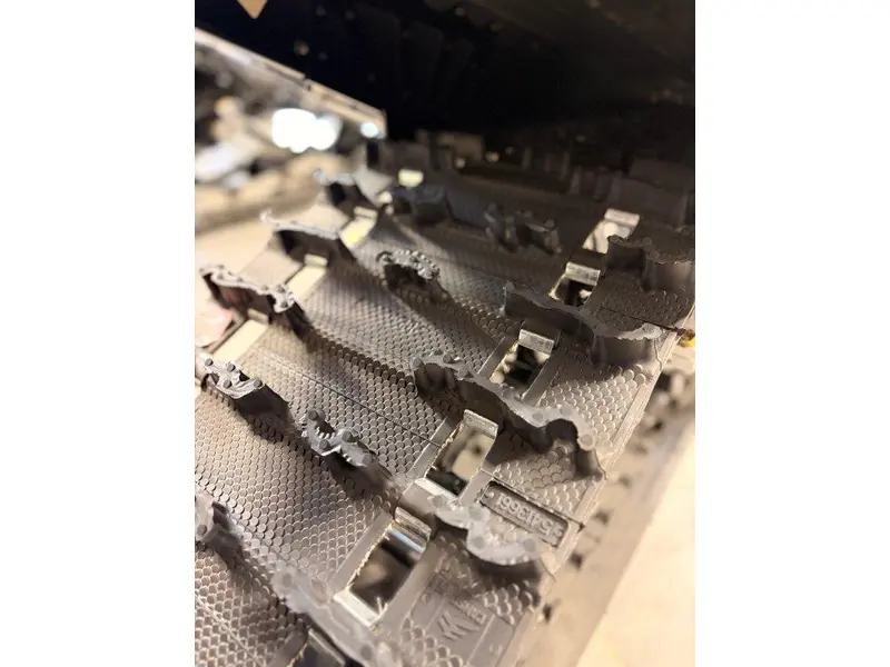 Polaris 850 INDY VR1 137 2025