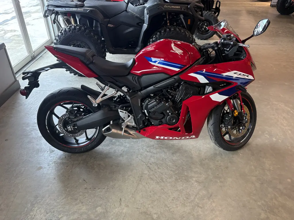 2026 Honda CBR650RACT CBR650R E-CLUTCH (ABS)