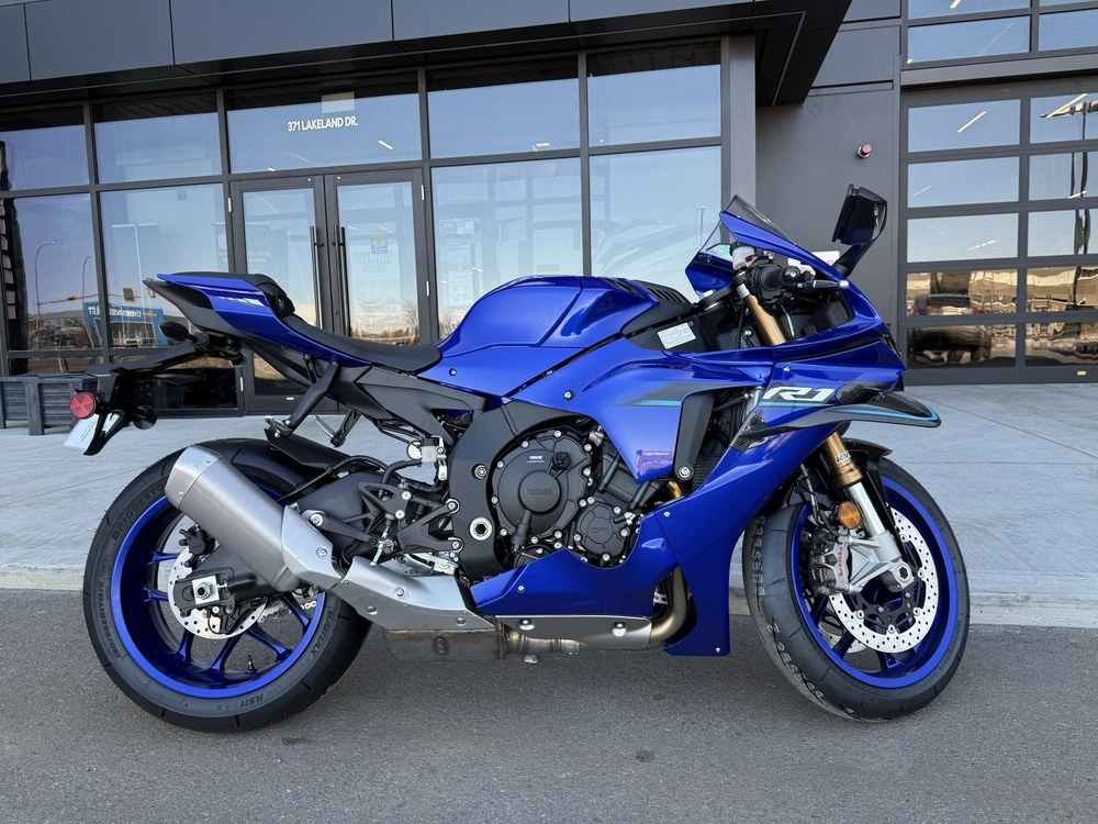 2026 Yamaha R1 alt