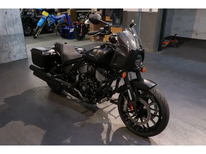2025 Indian Motorcycle Sport Chief RT thumbnail 11