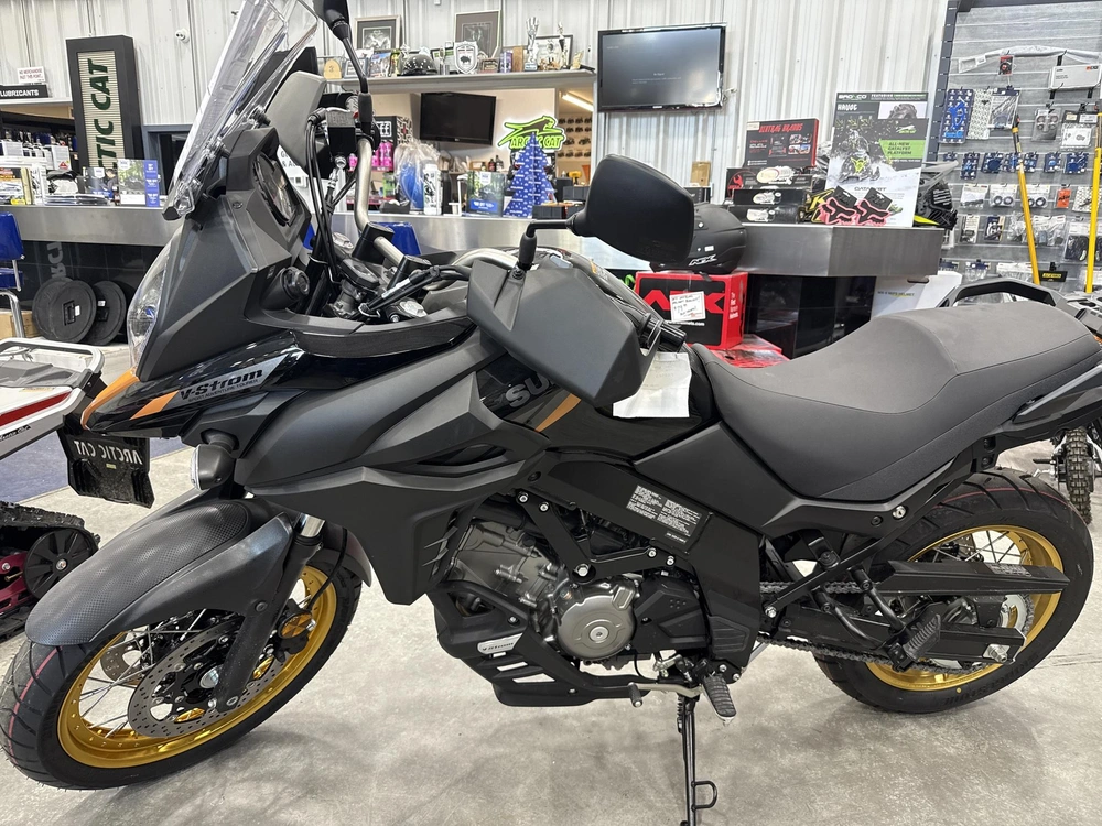 2025 Suzuki V-strom 650 Xt alt