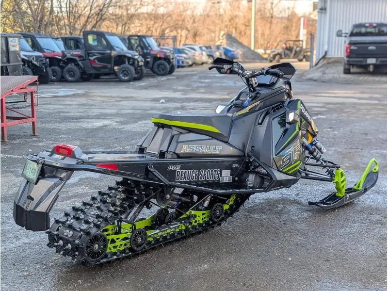 2026 Polaris SNO-26 9R SB ASSAULT 146 SWITCHBACK 900CC DÉMO AVEC CLOUS
