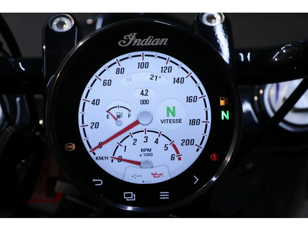 2025 Indian Motorcycle Chief Bobber Dark Horse alt