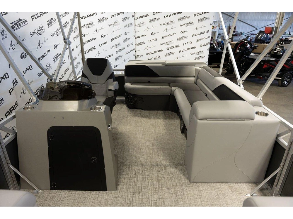 2025 Avalon Venture 2380 Cruise + Yamaha 70 Hp alt