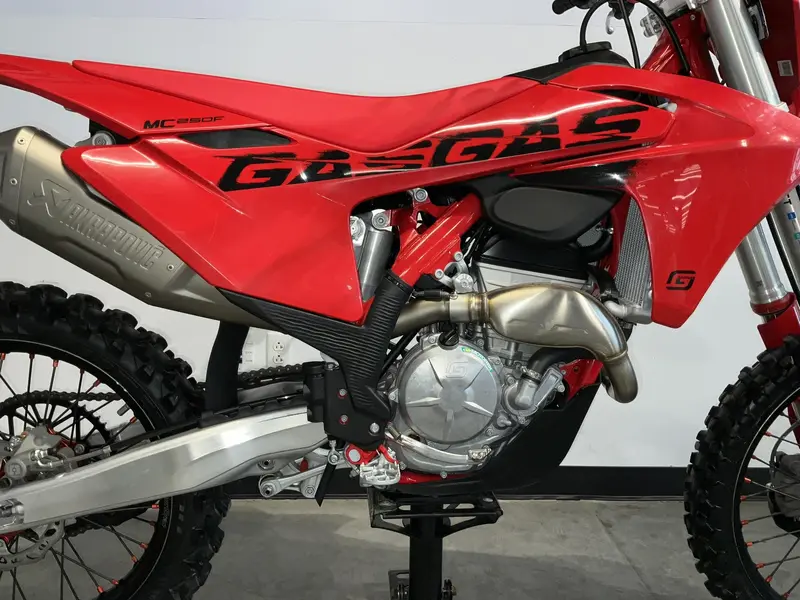 2025 GASGAS MC 250F thumbnail 5