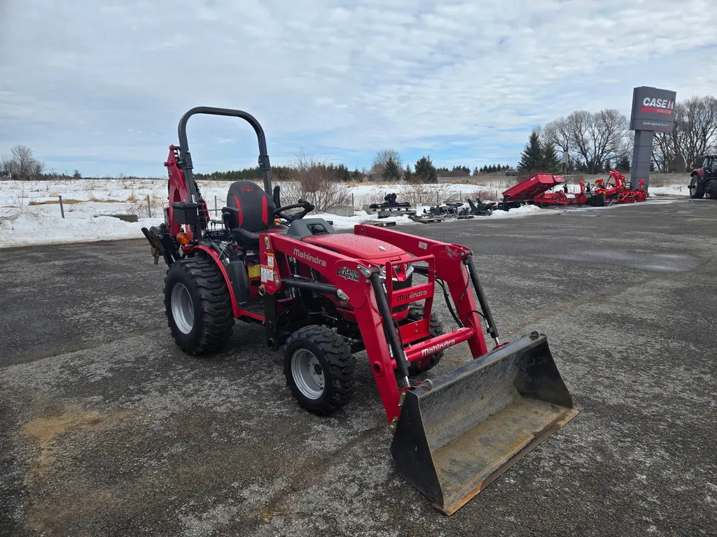 2023 Mahindra Max26XLT