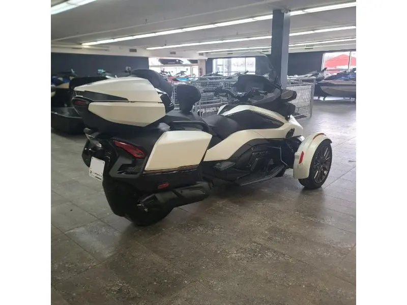 Can-Am Spyder RT Sea-to-Sky SE6 2025