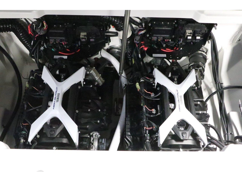 2025 Yamaha 252sd alt