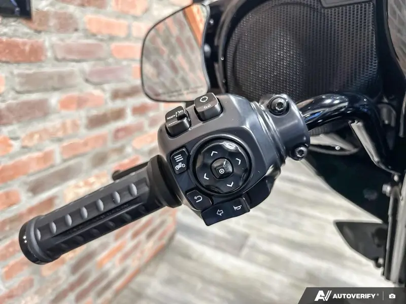 2026 Harley-Davidson Street Glide Limited thumbnail 12