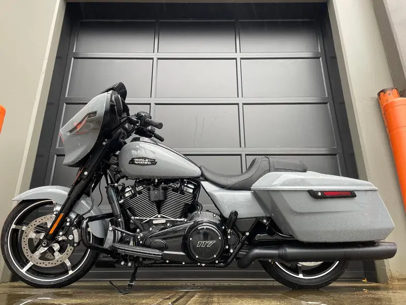 2026 Harley-Davidson FLHX - Street Glide® thumbnail 9