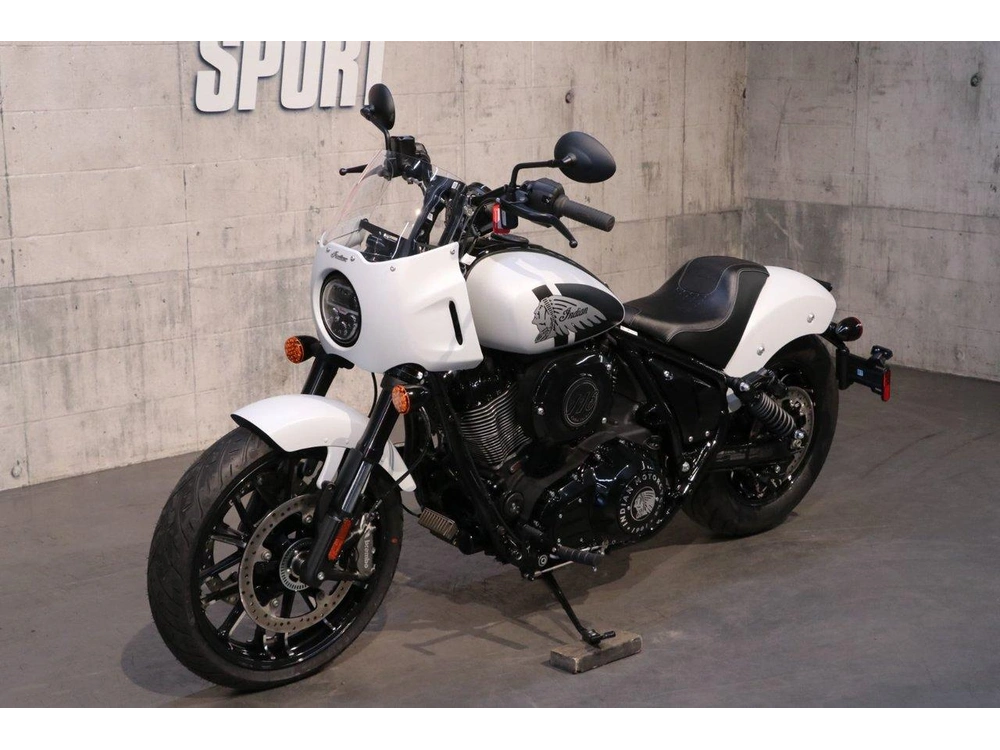 2025 Indian Motorcycle Indian Sport Chief alt