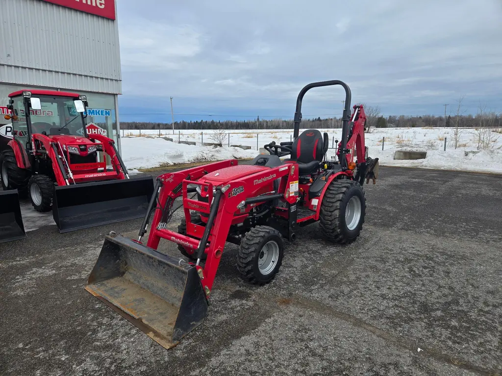 2023 Mahindra Max26XLT
