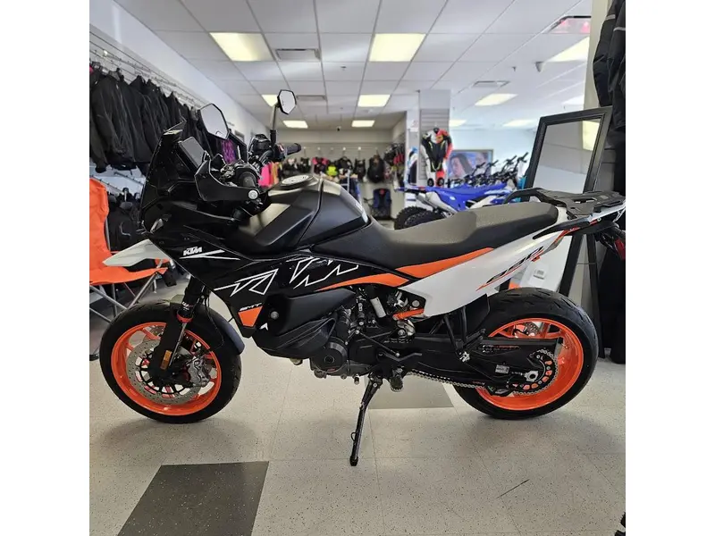 2024 KTM 890 SMT thumbnail 2