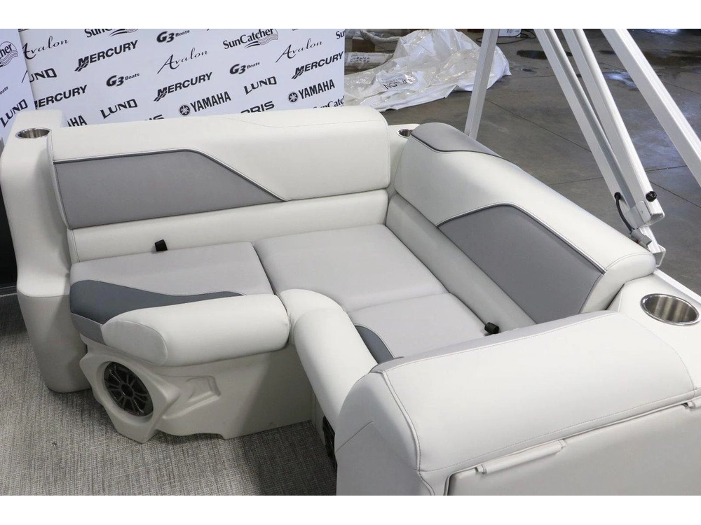 Avalon Venture 1775 Cruise Rear Bench +yamaha 40 Hp 2025 alt