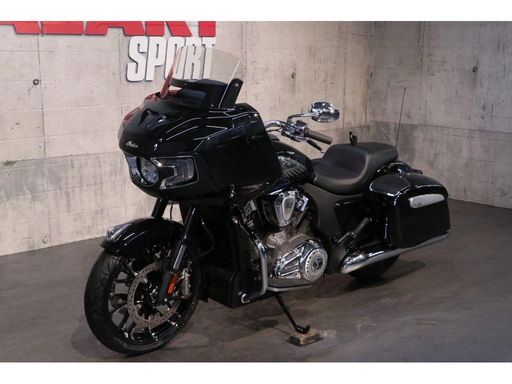 Indian Motorcycle Challenger Limited + 112 & Powerband Audio 2026 alt