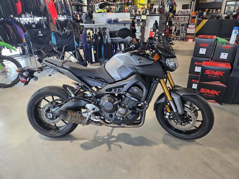 Yamaha Fz09 2015 alt
