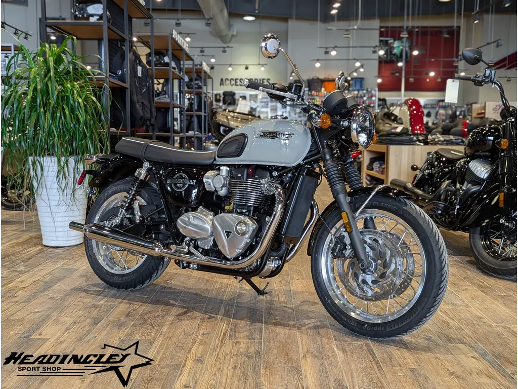 2026 Triumph Bonneville T120 // Stone Grey 
