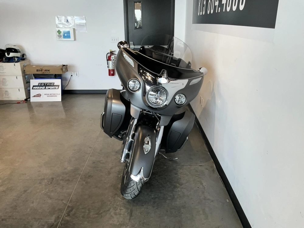 2019 Indian Motorcycle Roadmaster alt