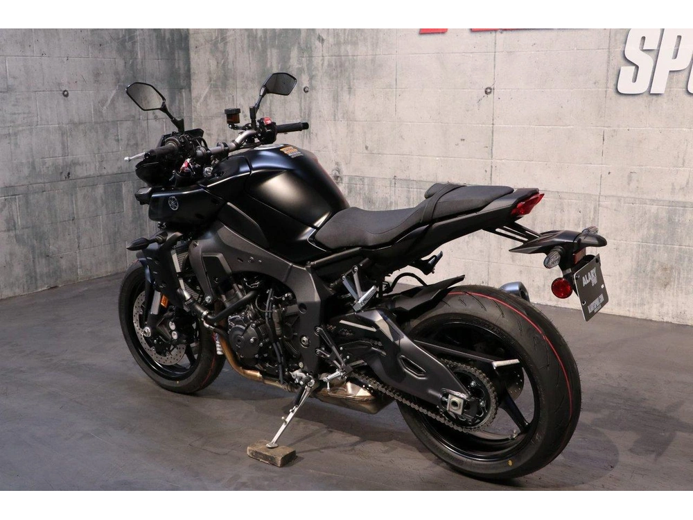2025 Yamaha Mt-10 alt
