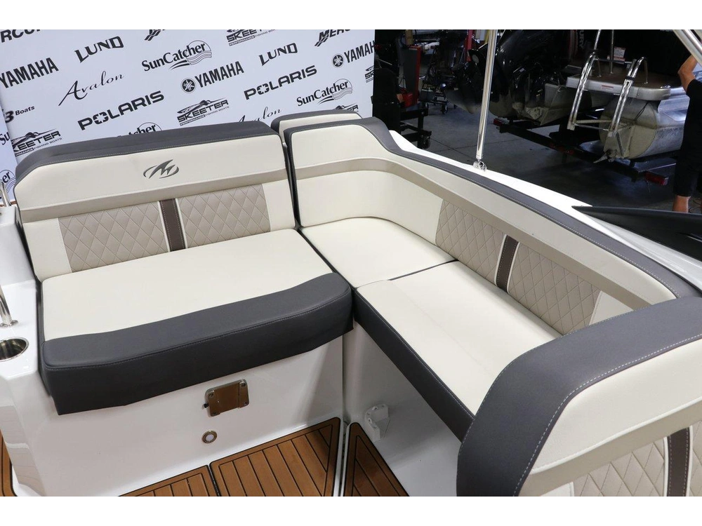 2021 Monterey Boats Monterey M4 + Mercruiser 6.2l alt