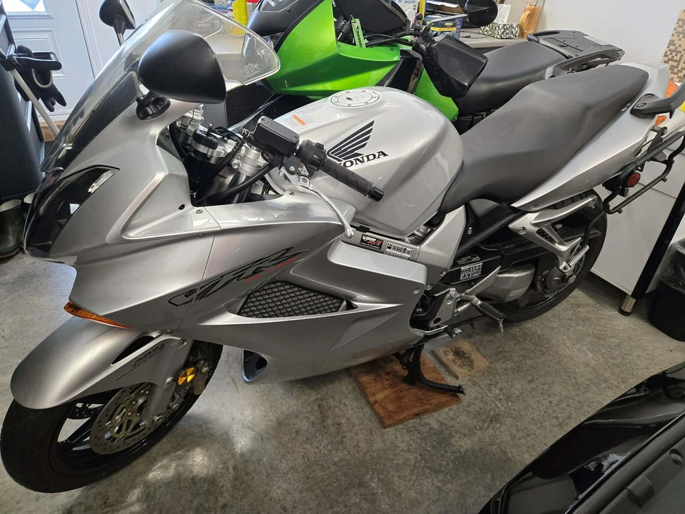 2003 Honda Vfr800 alt