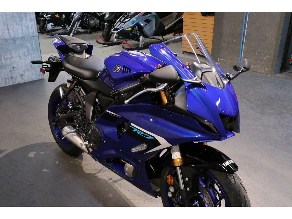 2025 Yamaha Yzf-r7 alt