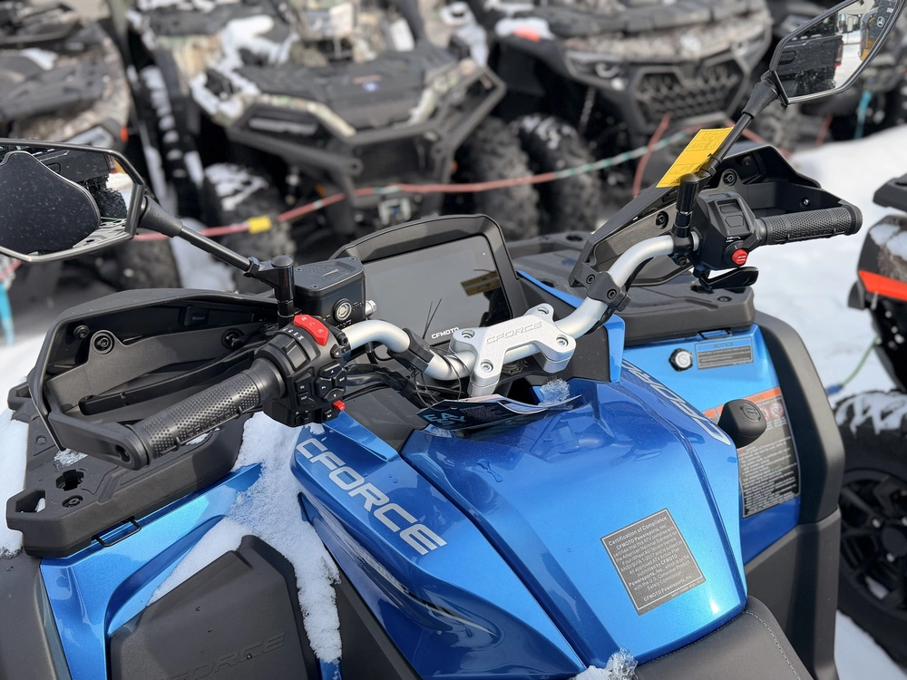 2026 Cfmoto Cforce 800 Touring alt