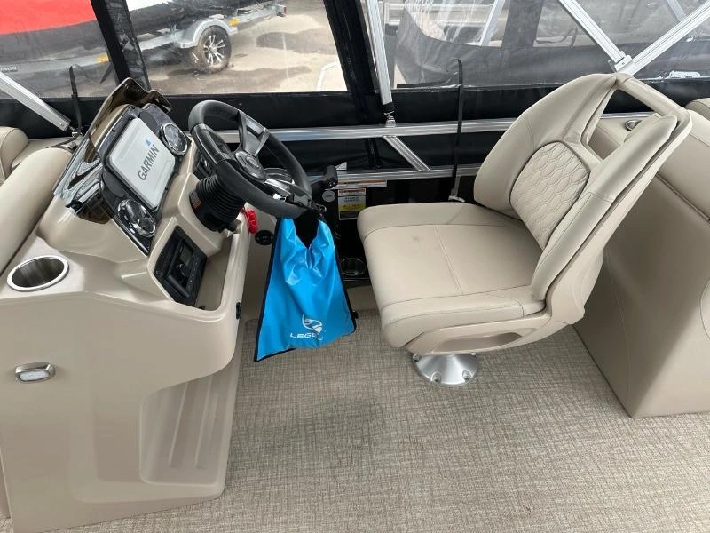 2023 Legend Q-series Le 19 Lounge alt