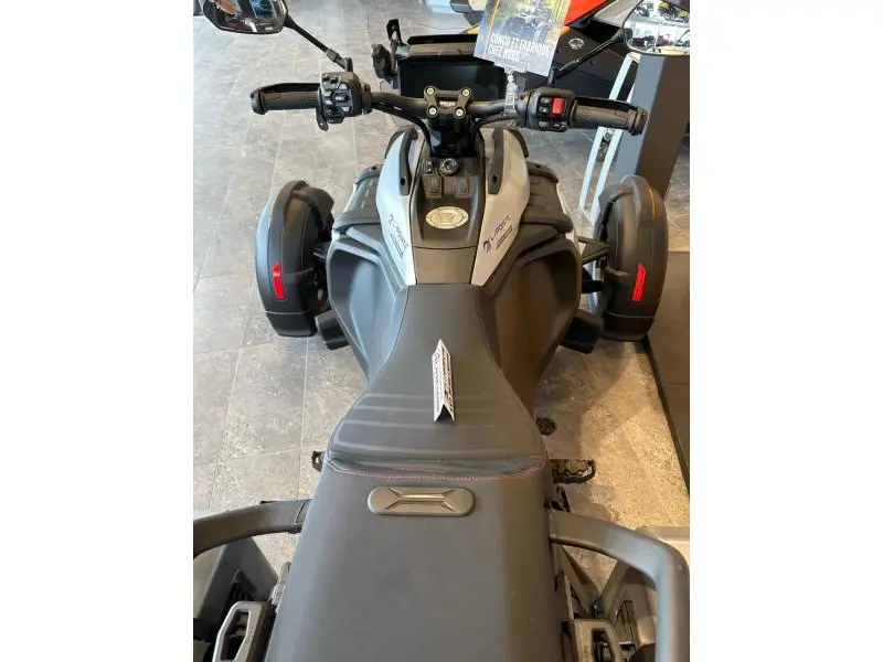 Can-Am Canyon XT 2025