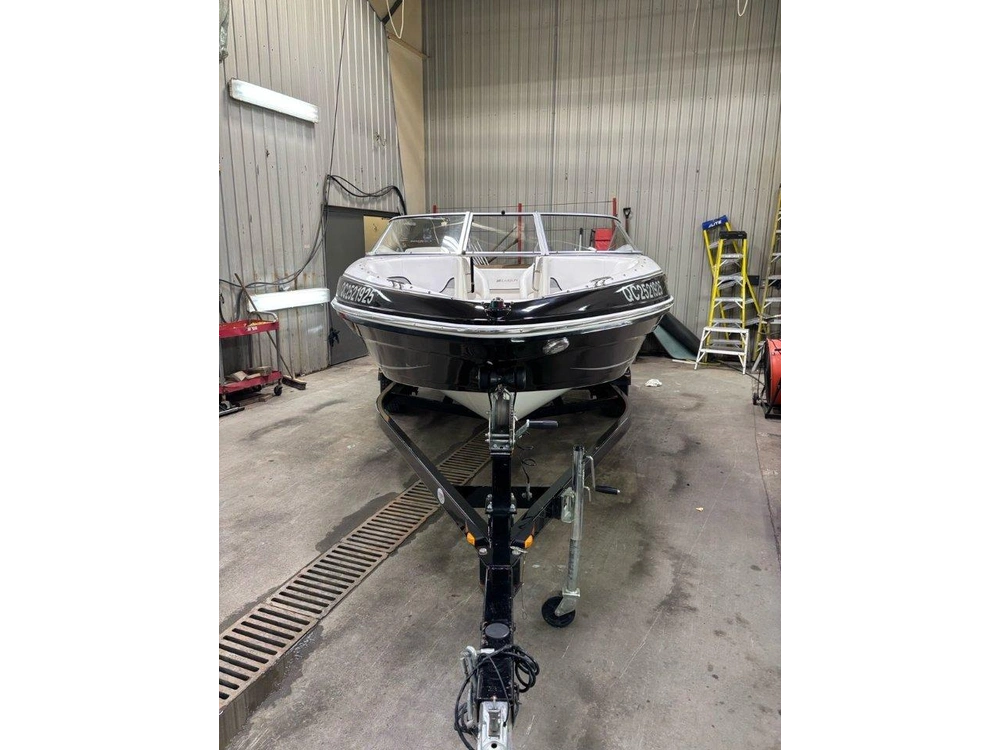 Larson Bateau Larson 2010 alt