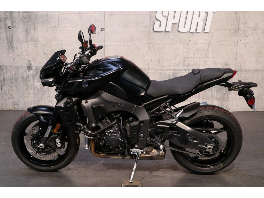 2025 Yamaha Mt-10 alt