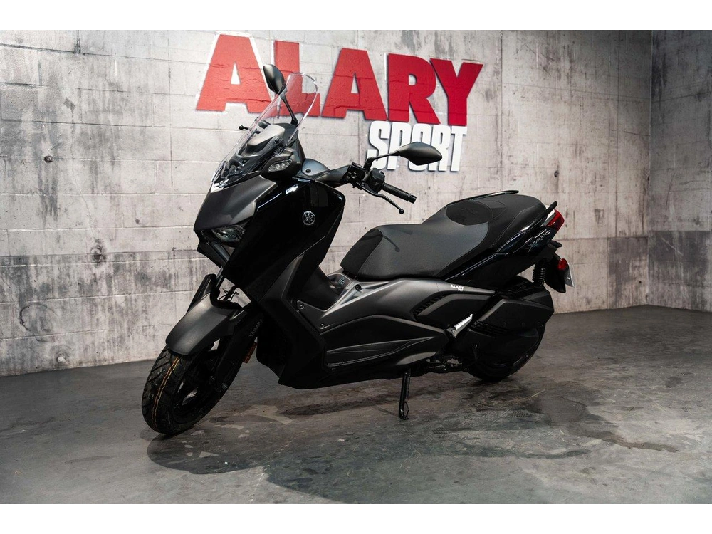 2026 Yamaha Xmax alt