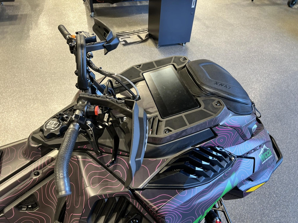 2026 Lynx Shredder Re 3900 850 E-tec Turbo R Powdermax X-light 3.0" Shot W/ 10.25" Touchscreen alt