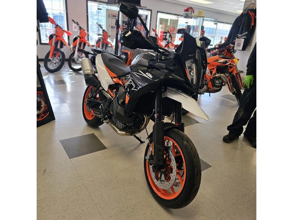 2024 Ktm 890 Smt alt