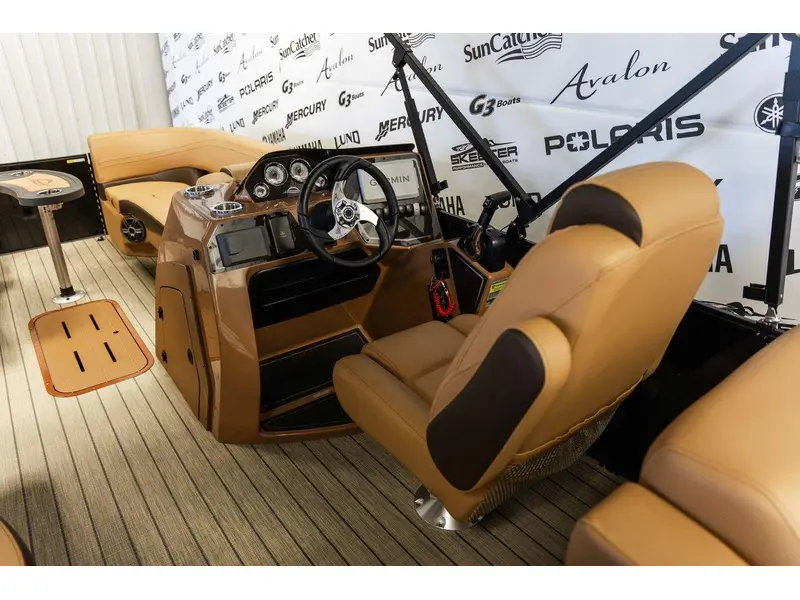 2025 SunCatcher FUSION 324 SS + MOTEUR YAMAHA 150 HP thumbnail 9